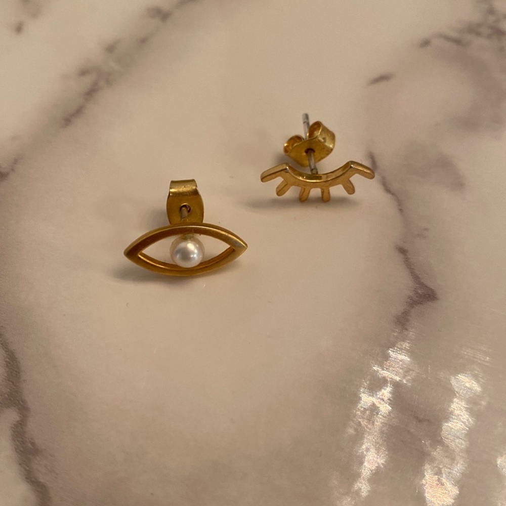 Madewell winking studs